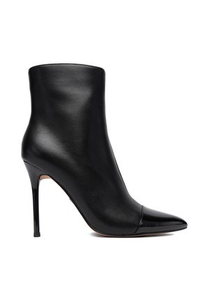 Nine West, - Botki na obcasie