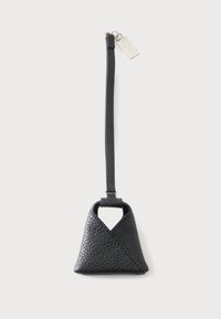 Неизбран, black