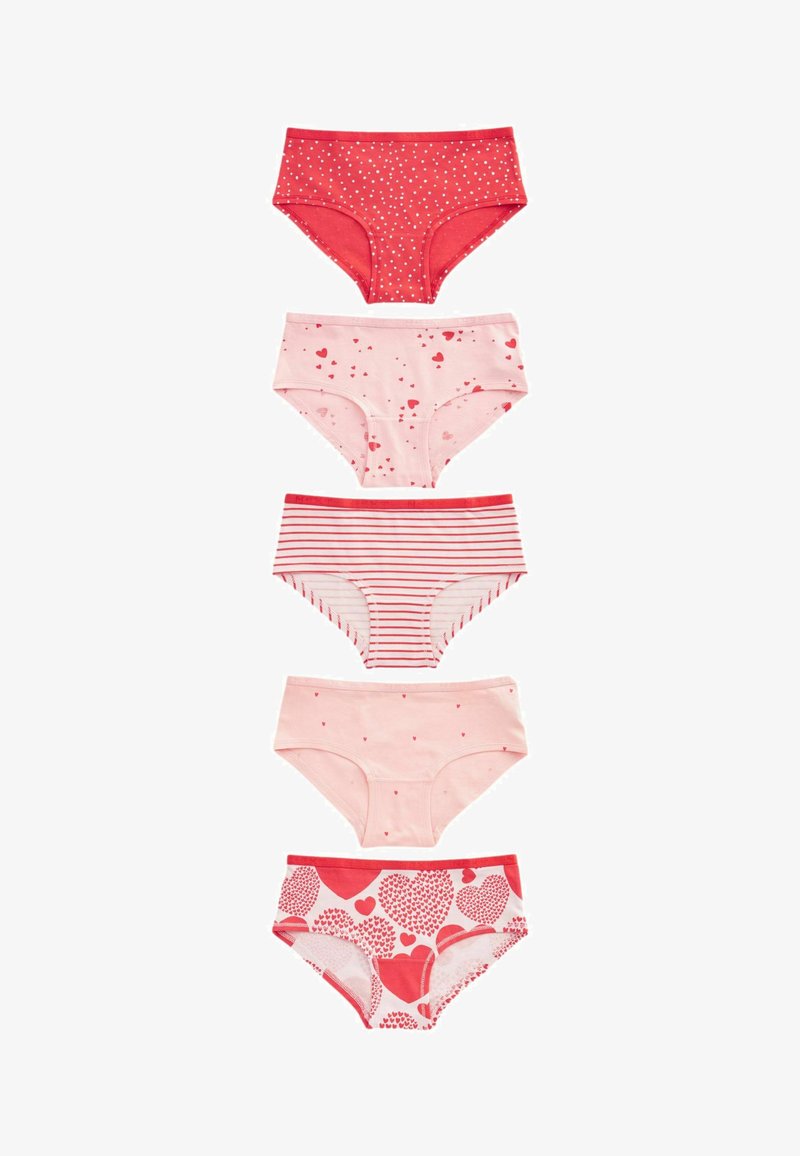 Pet parova ženskog donjeg rublja u raznim nijansama ružičaste i crvene, sa uzorcima: točkice, srca, pruge i dizajn srca.