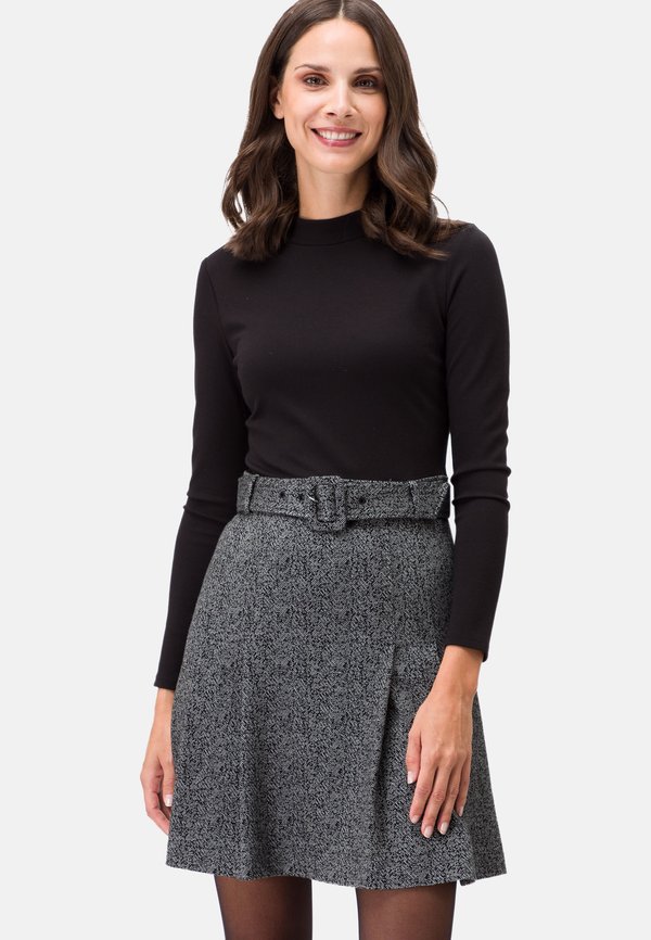 MINI 2 IN 1 OPTIK FISCHGRÄTENMUSTER - Jerseykleid