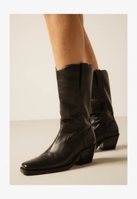 Δεν επιλέχθηκε, black