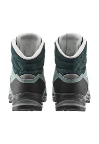 Scarpe da escursionismo alte di colore verde scuro e nero, con materiale scamosciato, colletto imbottito, cuciture a contrasto e suola in gomma resistente.