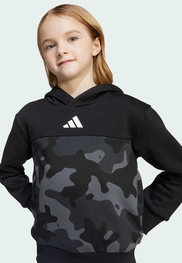 SEASONAL ESSENTIALS CAMO JOGGER SET - Tracksuit4