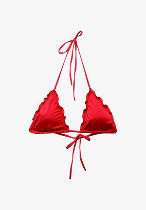 Röd bikiniöverdel med en triangel-design och volanger, justerbara knytningar för nacke och rygg, tillverkad av slät, glänsande tyg.