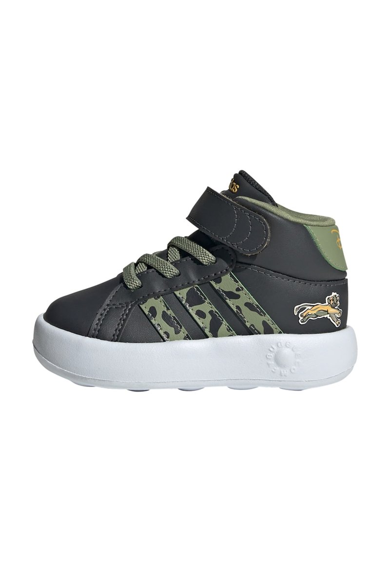 adidas Sportswear DISNEY LION KING GRAND COURT - Scarpe primi passi - carbon tent green semi spark