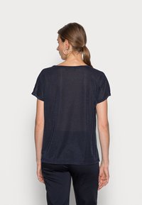 Mos Mosh TEE - T-shirt estampada - salute navy