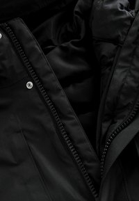REGULAR FIT SIGNATURE SHORT 3-IN-1  - Vízálló dzseki - black