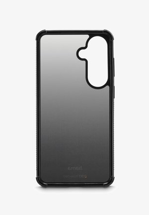 Schwarze transparente Handyhülle mit verstärkten Ecken und Aussparung für die dreifache Rückkamera und den Blitz.