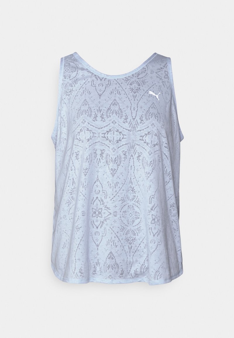 Top in azzurro chiaro con un motivo damascato testurizzato, scollatura rotonda e vestibilità ampia. Presenta un piccolo logo bianco nella parte superiore sinistra.