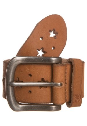 Brązowy skórzany pasek z metalową klamrą, ozdobiony perforacjami w kształcie gwiazdek i okręgów na całej długości.