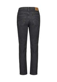 Jeans de mezclilla negra con corte recto, diseño de cinco bolsillos y un parche de logo de cuero en la parte posterior de la cintura. Detalles de costura mínimos.