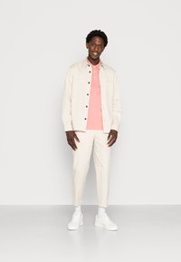 Lyle & Scott Polo - salmon