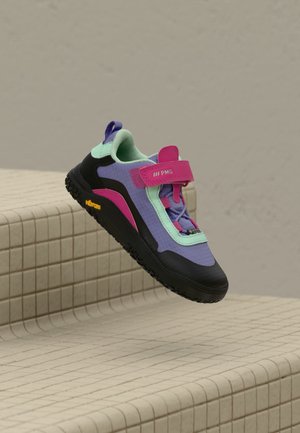 Primigi, GORETEX BAREFOOT GRANDER UNISEX - Маратонки - tulip/magenta