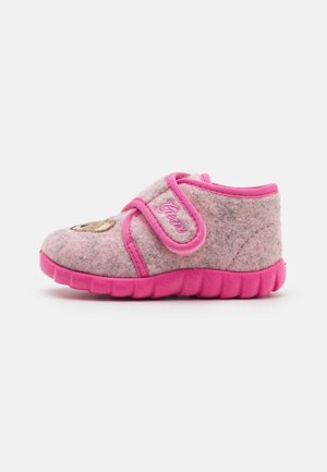 ZYZIE GIRL - Tofflor & inneskor - dark pink/fuchsia