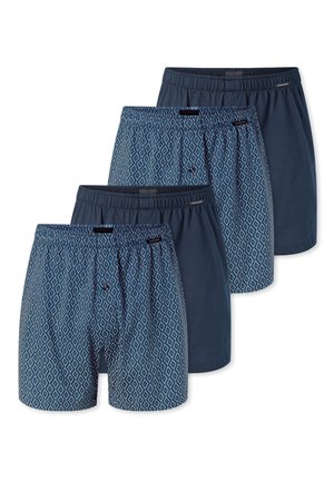 Cuatro pares de bóxers para hombre con cinturilla elástica, alternando diseños de color azul marino sólido y patrón de diamantes en azul.