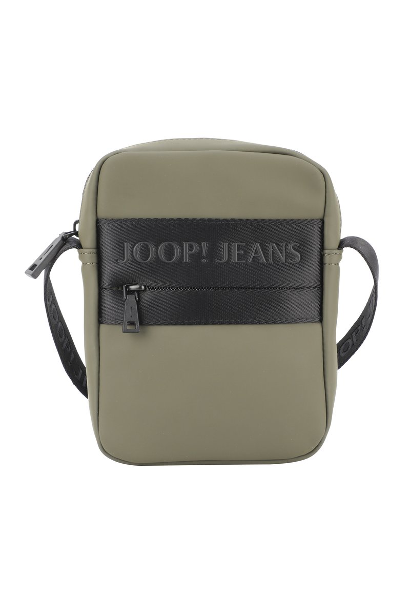 Borsa a tracolla verde oliva con una superficie liscia, una tracolla con logo nera, chiusura a zip e design rettangolare compatto.