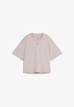 Lichtbeige T-shirt met korte mouwen en ronde hals met een klein grijs Puma-logo gecentreerd onder de halslijn.