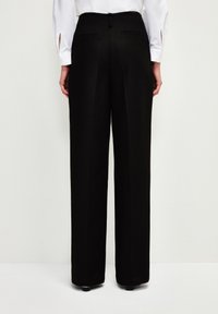 adL PLEATED - Broek - black