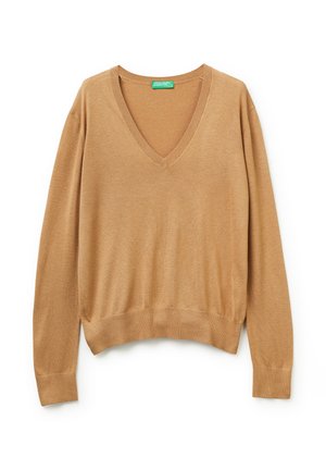 Sweter z dekoltem w kształcie litery V w kolorze camel, wykonany z miękkiego dzianiny. Posiada długie rękawy oraz ściągacze na dole i przy mankietach, co zapewnia luźny krój.