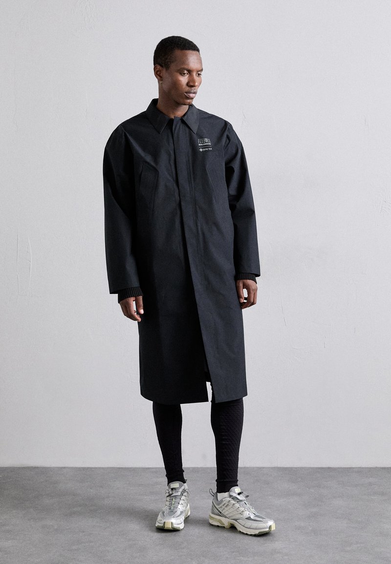 MM6 Maison Margiela SALOMON - Casaco impermeável - black