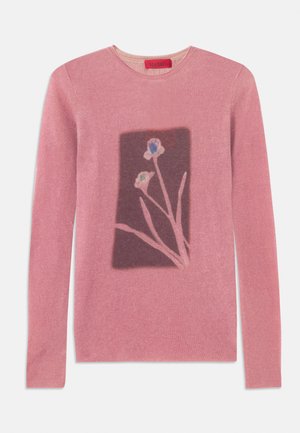 Maglione rosa con maniche lunghe, scollo rotondo e un design floreale in un rettangolo più scuro. Tessuto morbido, materiale a coste, etichetta del marchio sul collo.