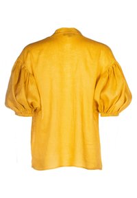 Blusa gialla in lino con una vestibilità comoda, maniche a sbuffo corte e colletto alla mandarina piccolo. Tessuto liscio con dettagli di cucitura minimi.