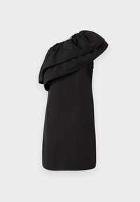 Svart kjole med én skulderdesign, som har en stor, drapert volangdetalj. Laget av et glatt, lett stoff. Minimalistisk stil.