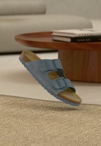 Non sélectionné, light blue