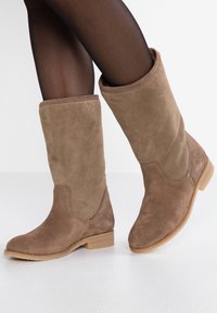 Mis Pepas Kozaki