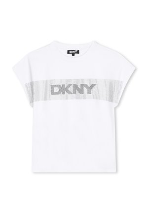Witte t-shirt met korte mouwen met een zilveren DKNY-logo op de borst, vervaardigd uit zachte stof met een gladde textuur.