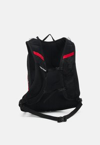 Salomon CROSS 8 - Hátizsák - white/black