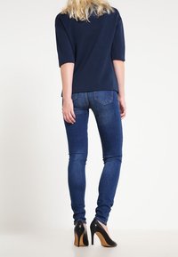 KIOMI Jednoduché tričko - dark blue