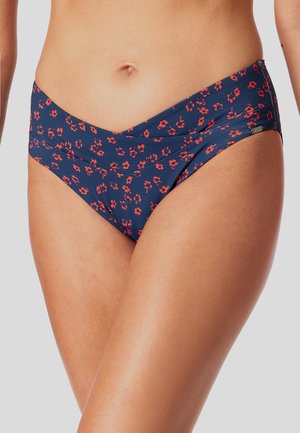 Granatowe bikini w stylu high-waisted z czerwonym kwiatowym wzorem, gładka tekstura i subtelne akcenty po bokach. Posiada metkę z logo z boku.