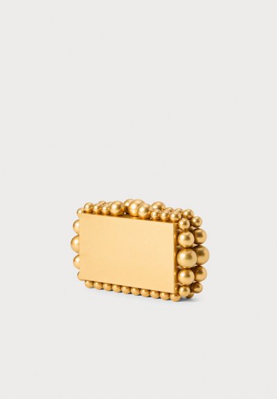 Clutch rectangular auriu cu accente rotunde de mărgele pe margini, suprafață mată și textură fină, conceput pentru ocazii formale.
