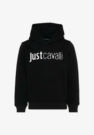 Czarna bluza z kapturem z białym napisem "Just cavalli" na wysokości klatki piersiowej oraz przednią kieszenią kangurka.