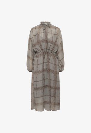 Vestido largo beige con patrón marrón a cuadros, cuello alto con volantes, mangas largas abullonadas y cinturón ajustable en la cintura.