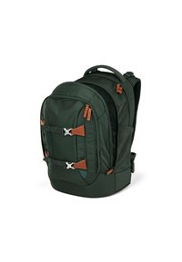 Dunkelgrüner Rucksack mit braunen Lederakzenten, mehreren Reißverschlüssen und verstellbaren Trägern. Verfügt über einen strukturierten Design und ein strukturiertes Gewebe.
