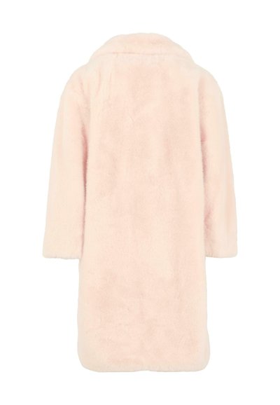 Cappotto lungo in pelliccia sintetica di un leggero rosa chiaro, con maniche lunghe, taglio dritto e colletto, mostrato da dietro su uno sfondo bianco.