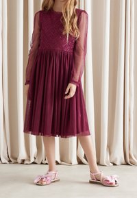 happy girls DRESS WITH LONG SLEEVES - Cocktailklänning - berry