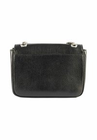 Czarna skórzana torebka o teksturowanym wykończeniu, prostokątnym kształcie, ze srebrnymi akcentami i podwójnymi łańcuszkowymi ramiączkami. Prosty i funkcjonalny design.