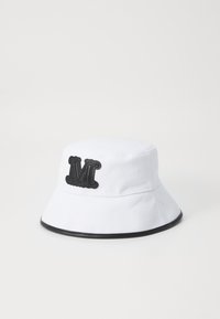 Unselected, white