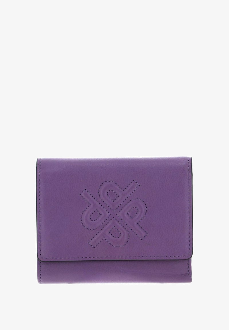 Portefeuille en cuir violet avec motif géométrique cousu sur le rabat avant, de forme rectangulaire, avec des coutures apparentes.