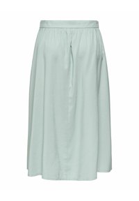 Jupe midi bleu clair avec une ceinture élastique et un tissu doux et fluide, vue de face sur un fond blanc.