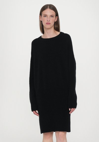CLOSED CREW NECK MINI DRESS - Stickad klänning - black