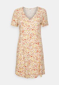 Vestido floral em creme com mangas curtas, decote em V e saia ampla. Apresenta padrões de flores vermelhas, amarelas e verdes. Tecido leve.