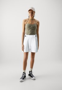 JDY JDYGEGGOS - Short - cloud dancer detail:black button