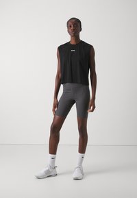 Björn Borg CROPPED TANK - Navadna majica - black beauty