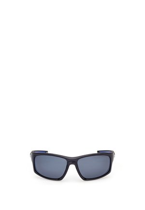 Schwarze Wraparound-Sonnenbrille mit dunkel getönten rechteckigen Gläsern und einem leicht gebogenen Gestell.