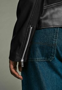 Next Kunstnahast jakk - black