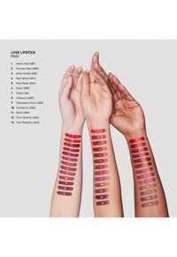 Bobbi Brown LUXE LIP COLOR - Leppestift - red velvet